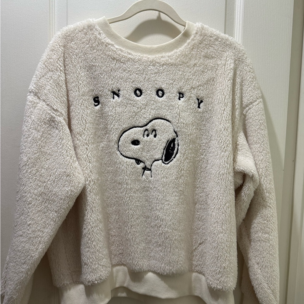 Divided Cream Peanuts Sweatshirt